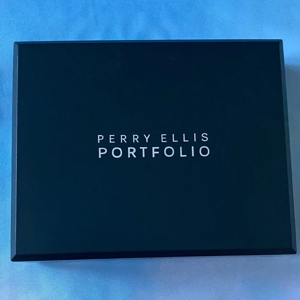 NWT Perry Ellis Leather Pass Case & Removable Card Case